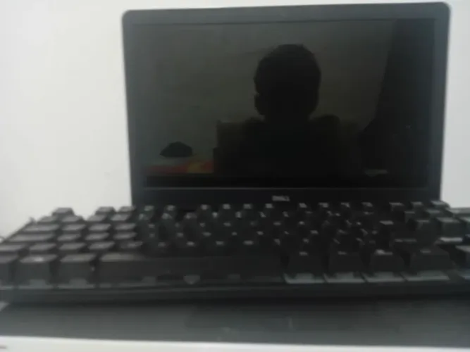 NOTEBOOK DA DELL (COM TECLADO COM DEFEITO )