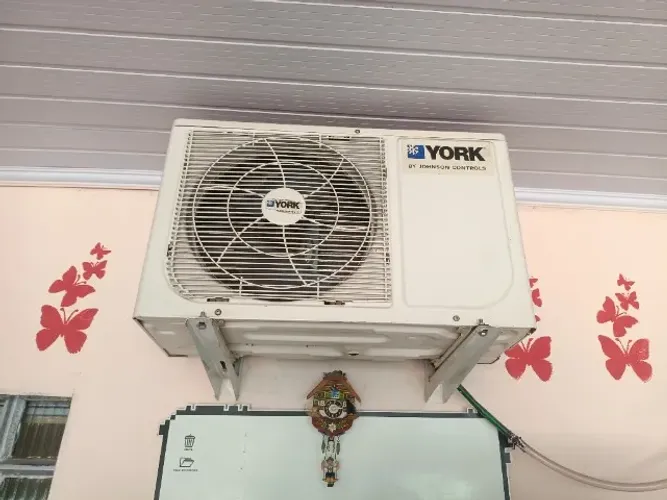 Ar condicionado split de 7000 BTU funcionando perfeitamente 