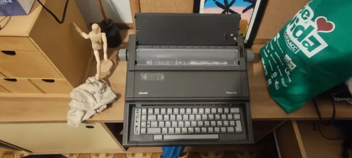Maquina de escrever Olivetti