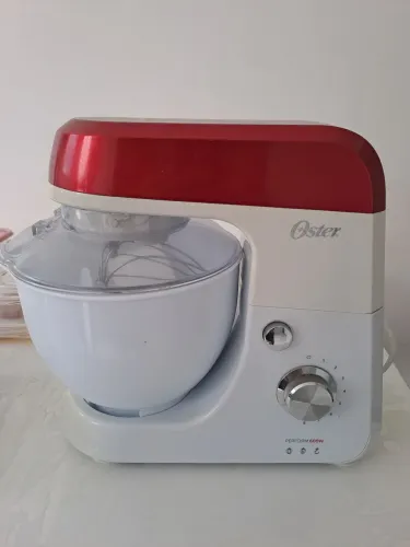 Batedeira planetária Oster