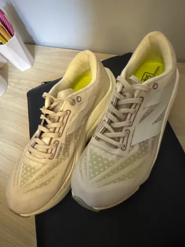 Tênis New Balance Fuelcell Supercomp Elite V4 Feminino