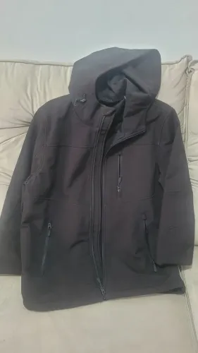 JAQUETA GUESS ORIGINAL COM CAPUZ - SOFTSHELL - NOVA - TAM M