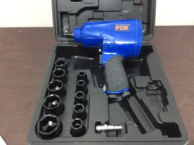 Chave de Impacto Pneumática com Maleta e 14 Acessórios - 90psi 1/4'' - 7000RPM 