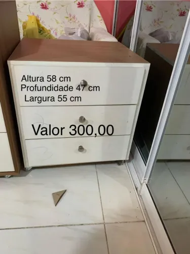 Vende se gaveteiro
