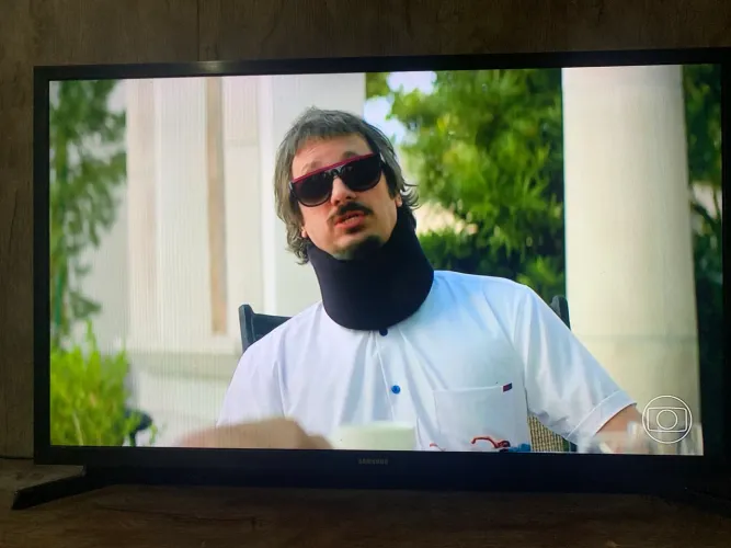 Tv Samsung smart 32 - excelente estado. PRA VENDER RÁPIDO