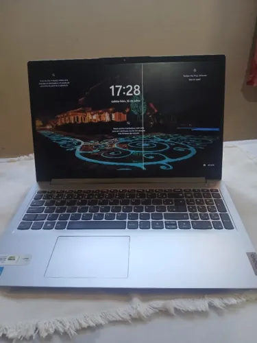 Notebook Lenovo i3 (12ª Geração) - Super Rápido!