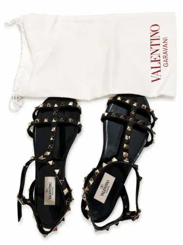 Sandália Valentino Garavani Rockstud Original - Tam. 37