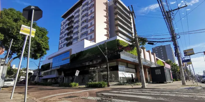 Vende loja ,com mezanino 180m², 2 banheiros