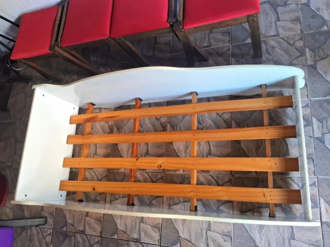 Cama infantil carros. top..em perfeitas condições com colchão..por apenas 199rs IMPERDIVEl