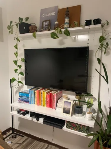 Painel para TV Branco 120x120 com Prateleira e Nichos (usado)
