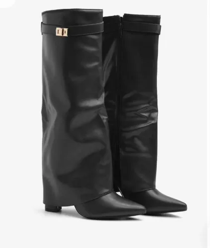 Bota à venda 