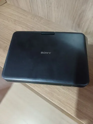 DVD PORTÁTIL SO ESTA SEM BATERIA
