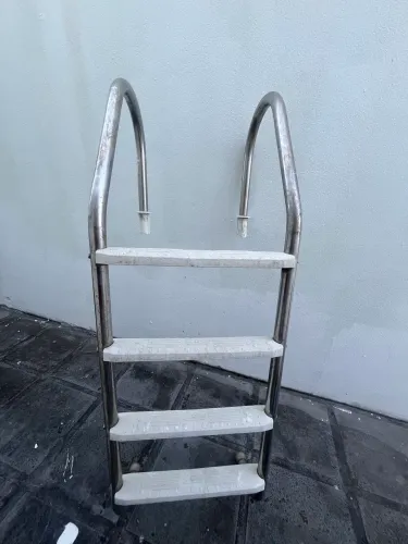 Escada para piscina