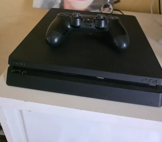Playstation4 1tb perfeito estado + 4 jogos