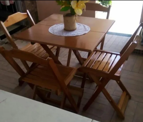 Mesa de Jantar Dobrável em Madeira