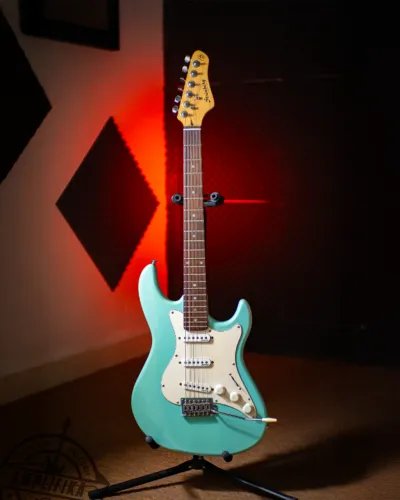PROMOÇÃO Guitarra Strinberg Strat