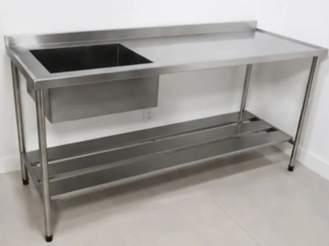 Bancada em Aço Inox co. Cuba (com tampa) e Prateleira removível - 170 x 60 x 91cm)
