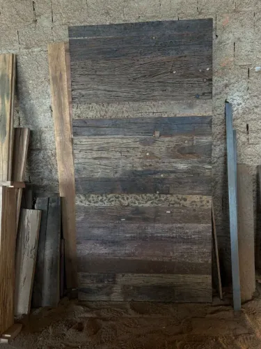 Porta rústicas pivoltante feita com madeira de dormente sob medidas resistente au tempo