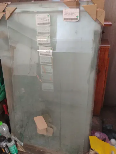 Vendo vídros temperados novos, metragem de 1,20 x 1,20, 6mm, 16 peças.