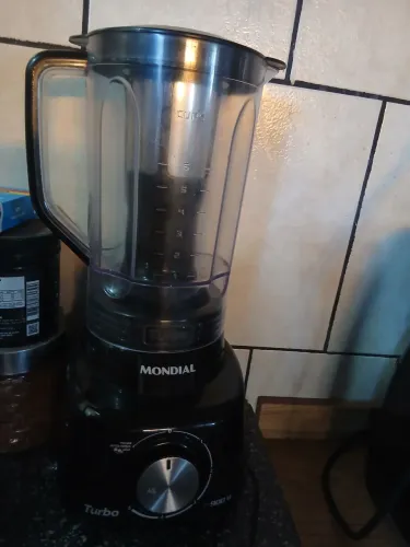 Liquidificador Mondial Turbo Full Black L900FB Preto 900W com 5 Velocidades usado