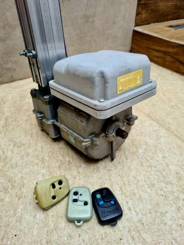 Motor para portão basculante Peccinin