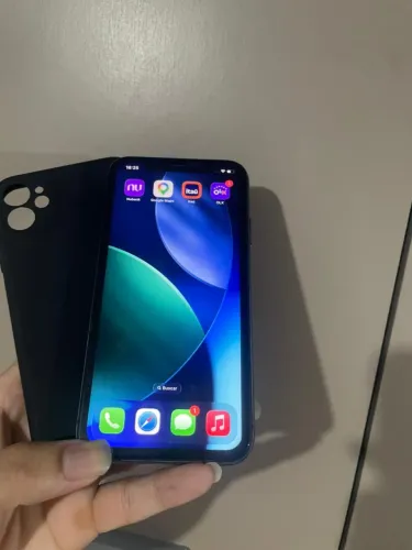 iPhone 11 preto black 256 GB de memória semi novo