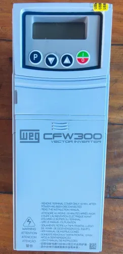 Inversor de frequência cfw300 5cv 220v 15.3A . Novo