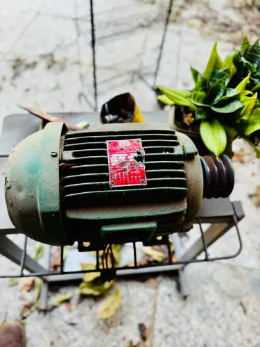Motor Elétrico de 7cv Trifásico marca Weg