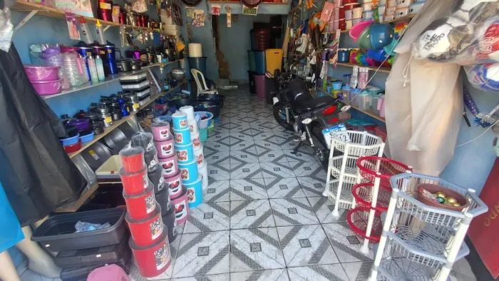 VENDE- SE CASA COM PONTO COMERCIAL NO PICI - FORTALEZA, CE!!!