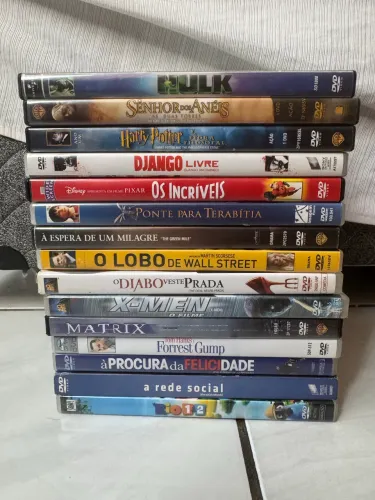 Lote com 15 DVDs Best-Sellers