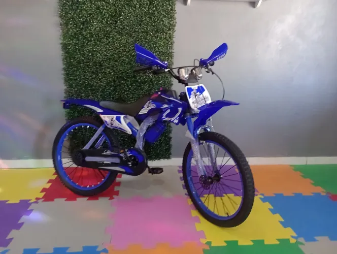 Bicicleta aro 20 infantil estilo moto Cross Nova aceito cartão