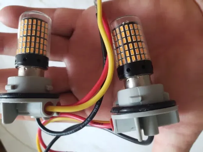 Kit Seta Conjugada Led Par Lâmpada + Par Soquete 2 Polos- Cor âmbar- Produto novo