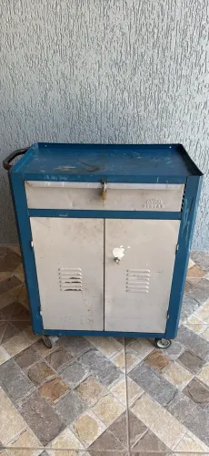 Carrinho para Ferramentas 120Kg Fechado com Gaveta 5592-66 FERCAR