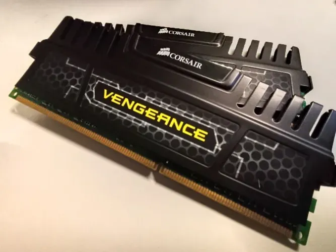 Memória RAM Corsair 16GB