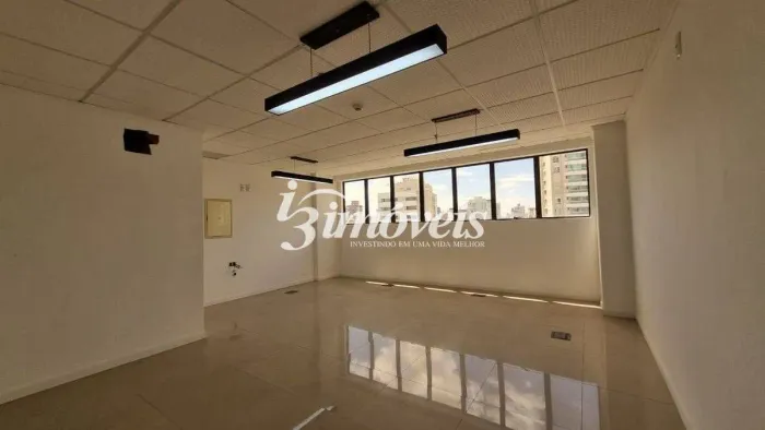 Sala Comercial à Venda, 35,22m² privativos, Com Vaga, Edifício 7Eco, Bairro Fazenda, Itaja