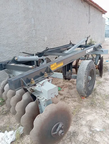 Vende-se grade aradora baldan 