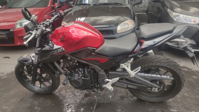 Motos