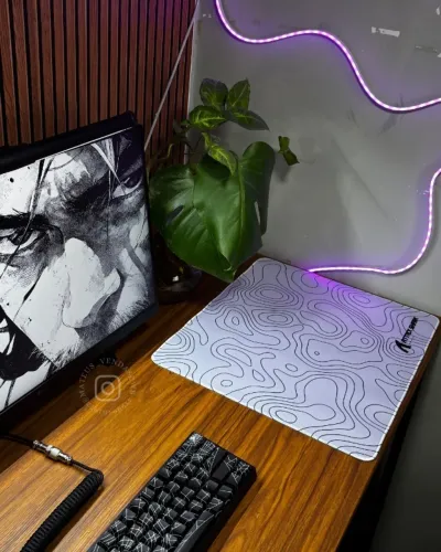 mousepad gamer  branco e rosa