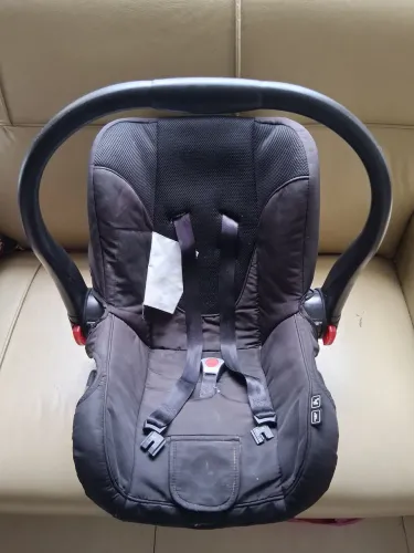 Cadeira para carro , bebê conforto.