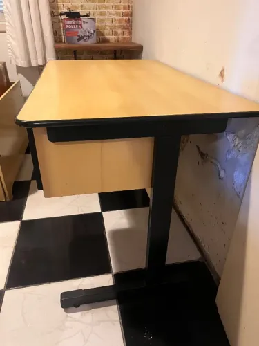Mesa de escritório usada