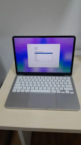 Macbook Neo prateado