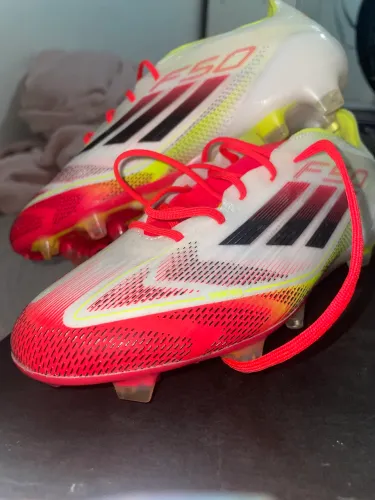 Chuteira Adidas F50 Elite campo 38 nunca usada