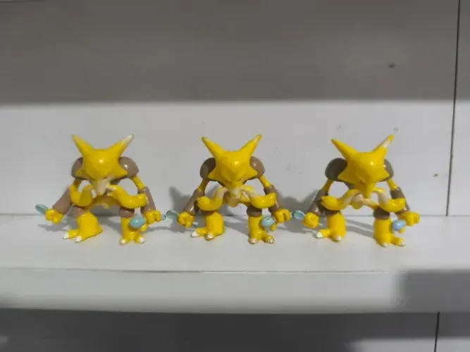 Pokemon Miniatura Tomy Alakazam - 3 Peças