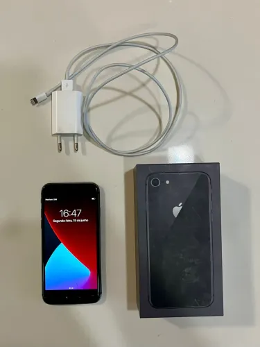 iPhone 8 64GB Touch ID + Carregador