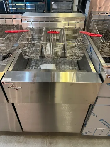 Fritadeira elétrica 3 cestos alta produção 38L Skymsen - nova 