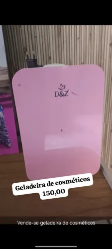 Geladeira de cosméticos