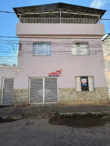 Casa de 03 quartos para locação no bairro Fuad Chequer em Viçosa -MG