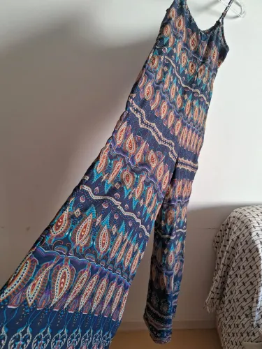 Vendo um lindo macacão floral Aquamar tamanho m