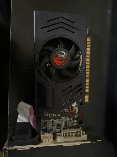 Placa de Vídeo GT 730 4GB DDR3 PCYES