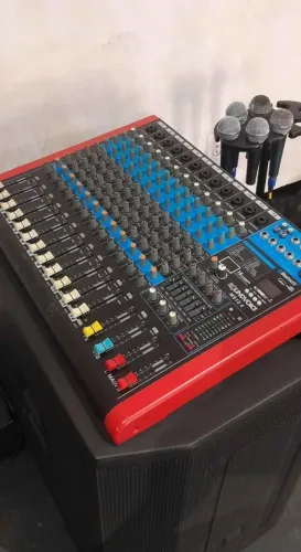 Mesa de Som Soundvoice - 12 Canais / 4 Auxiliares